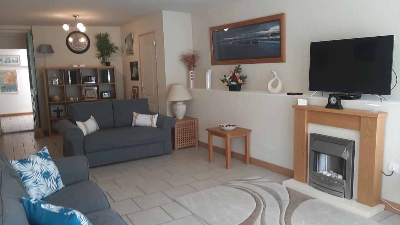 Maison En Ville Avec Terrasse Ensoleillee Et Wi-Fi Magnac-Laval Exteriér fotografie