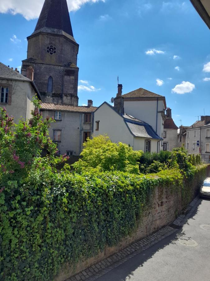 Maison En Ville Avec Terrasse Ensoleillee Et Wi-Fi Magnac-Laval Exteriér fotografie