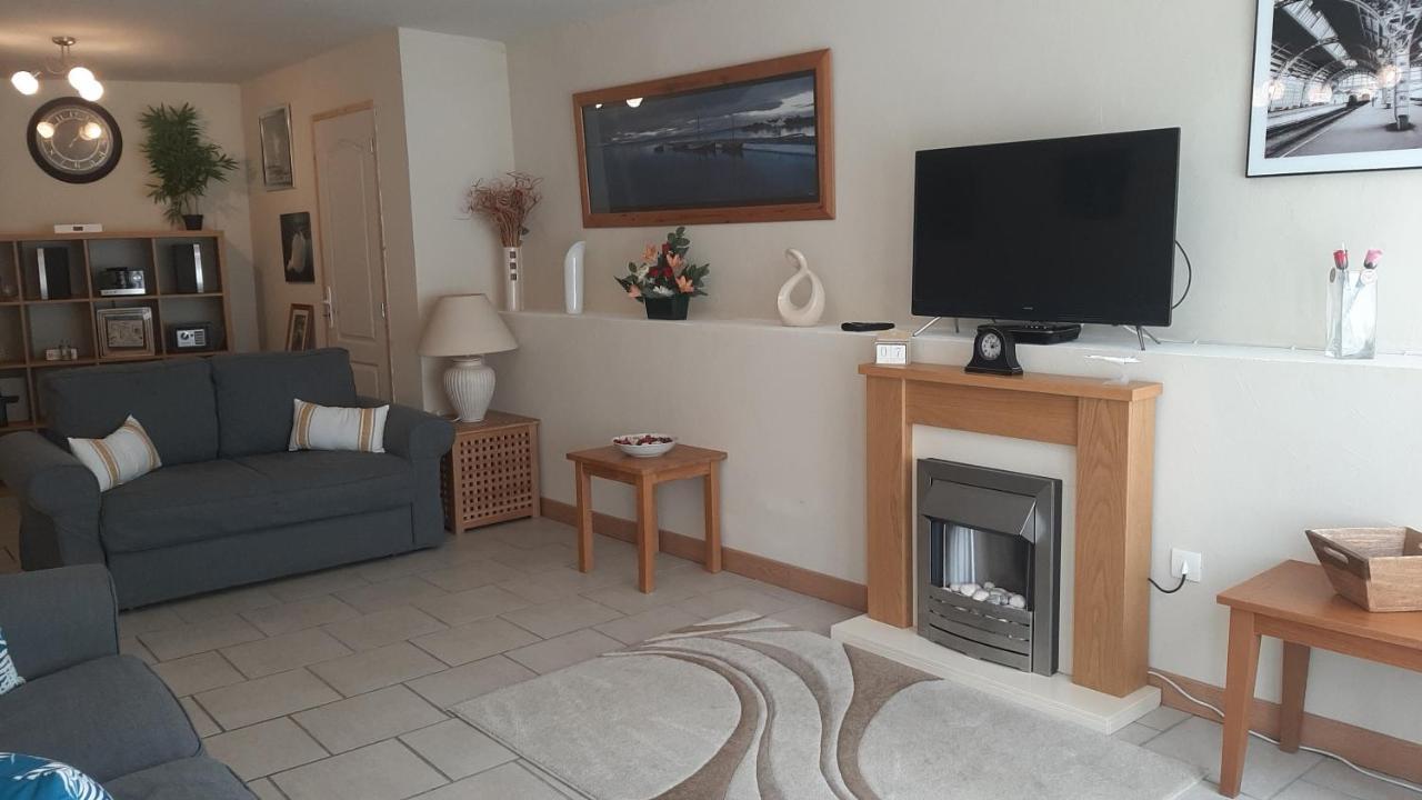 Maison En Ville Avec Terrasse Ensoleillee Et Wi-Fi Magnac-Laval Exteriér fotografie