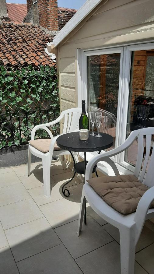 Maison En Ville Avec Terrasse Ensoleillee Et Wi-Fi Magnac-Laval Exteriér fotografie